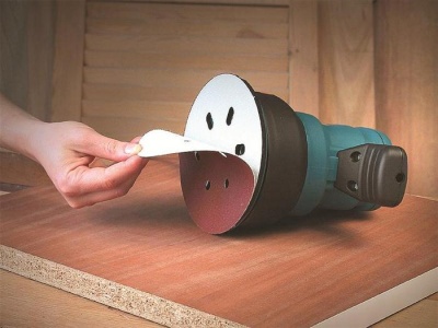 Круг абразивный шлифовальный на липучке 8 отверстий Ø125 P60 (УПАКОВКА ПО 100ШТ)