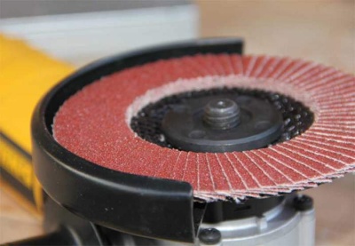 Круг лепестковый торцевой Ø125 P-60